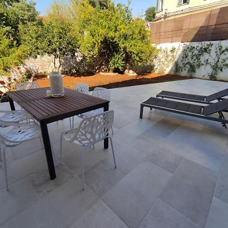 Apartvilla Castropola Exteriér fotografie
