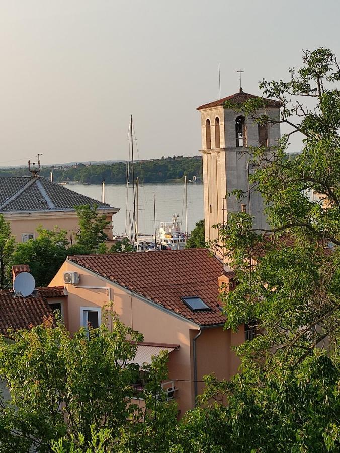 Apartvilla Castropola Exteriér fotografie