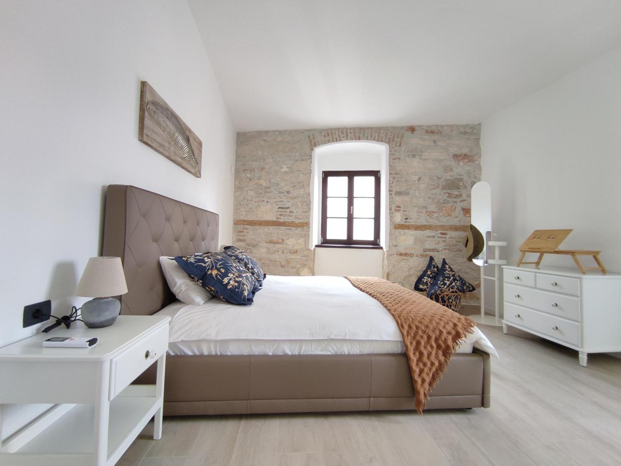 Apartvilla Castropola Exteriér fotografie