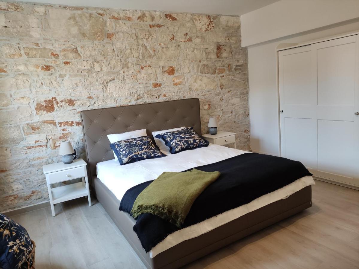 Apartvilla Castropola Exteriér fotografie
