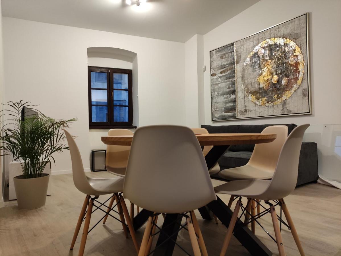 Apartvilla Castropola Exteriér fotografie