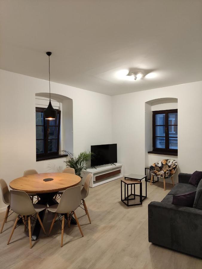 Apartvilla Castropola Exteriér fotografie