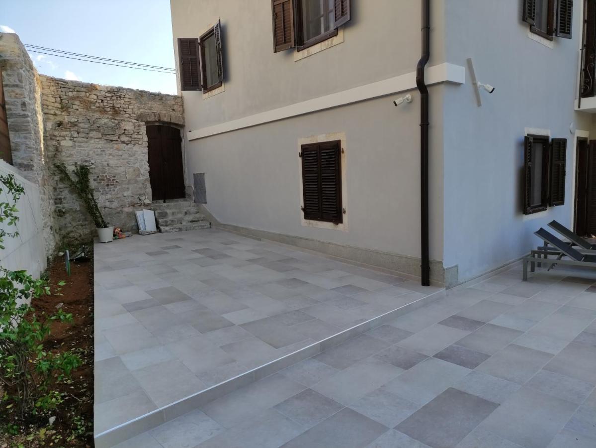 Apartvilla Castropola Exteriér fotografie