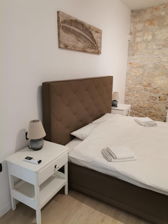 Apartvilla Castropola Exteriér fotografie
