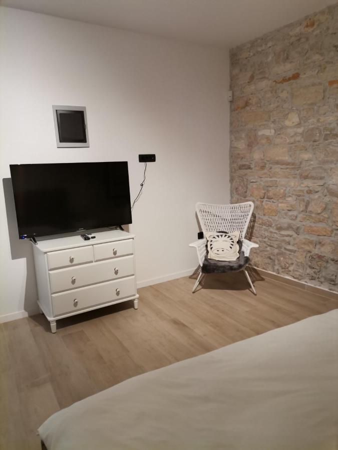 Apartvilla Castropola Exteriér fotografie