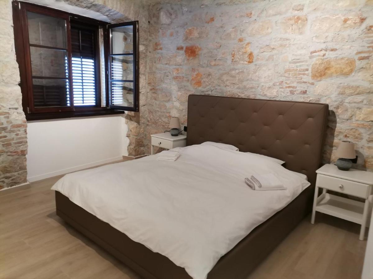 Apartvilla Castropola Exteriér fotografie