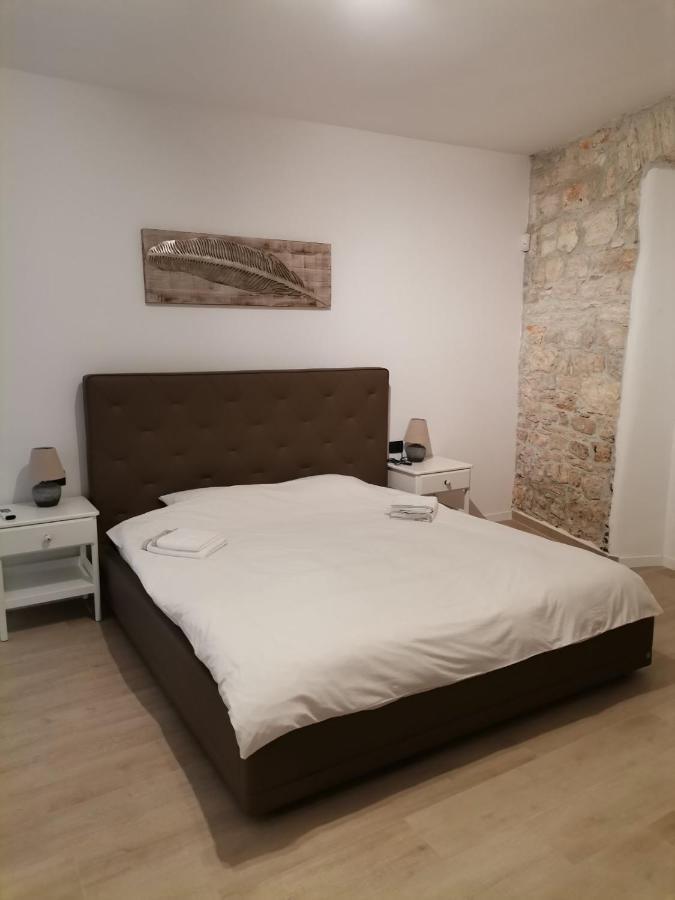 Apartvilla Castropola Exteriér fotografie