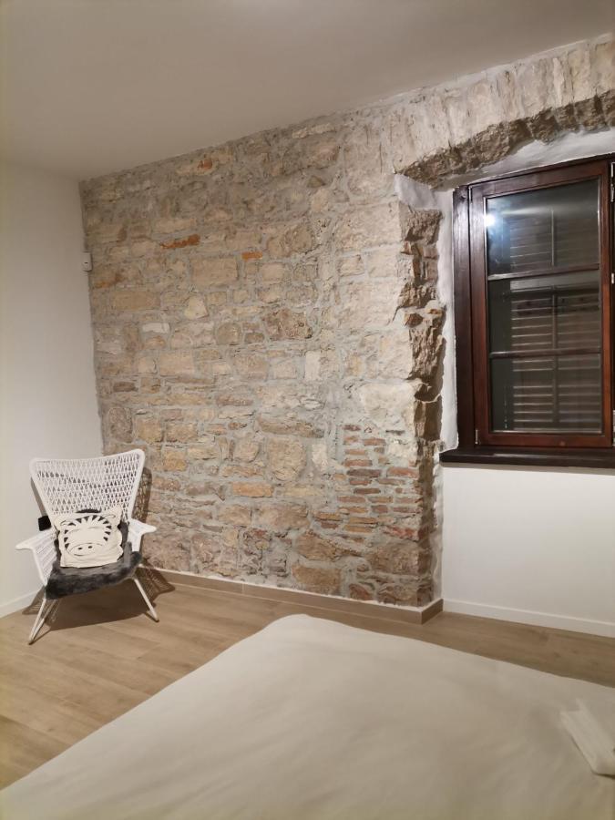 Apartvilla Castropola Exteriér fotografie